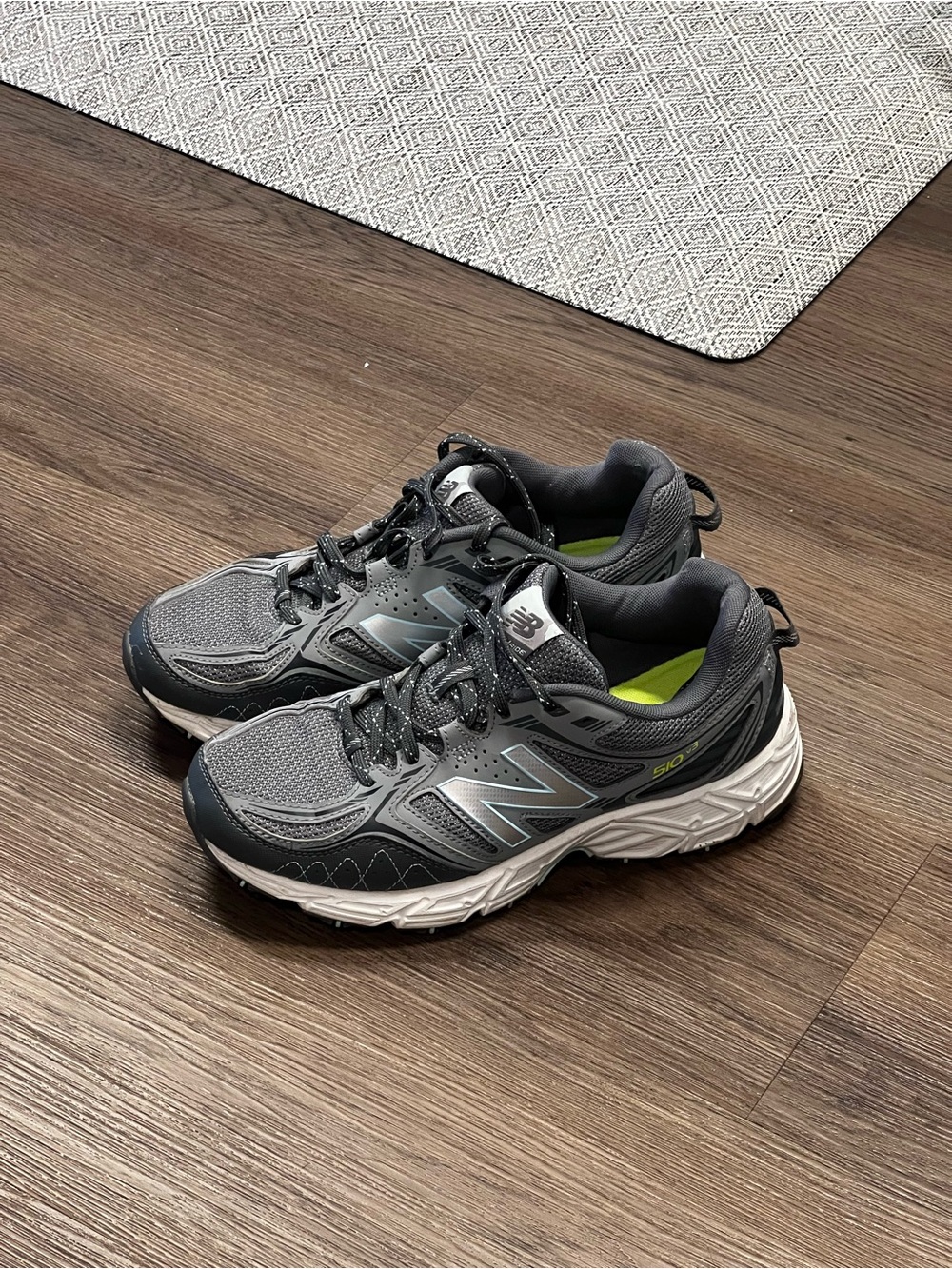 New Balance Men's Gray and Lime Athletic Running Shoes
